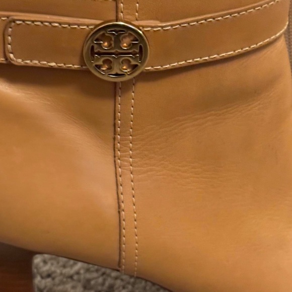 TORY BURCH Bristol Ankle Boots Tan Leather Sz 10.5
Reg $395 - Picture 4 of 8